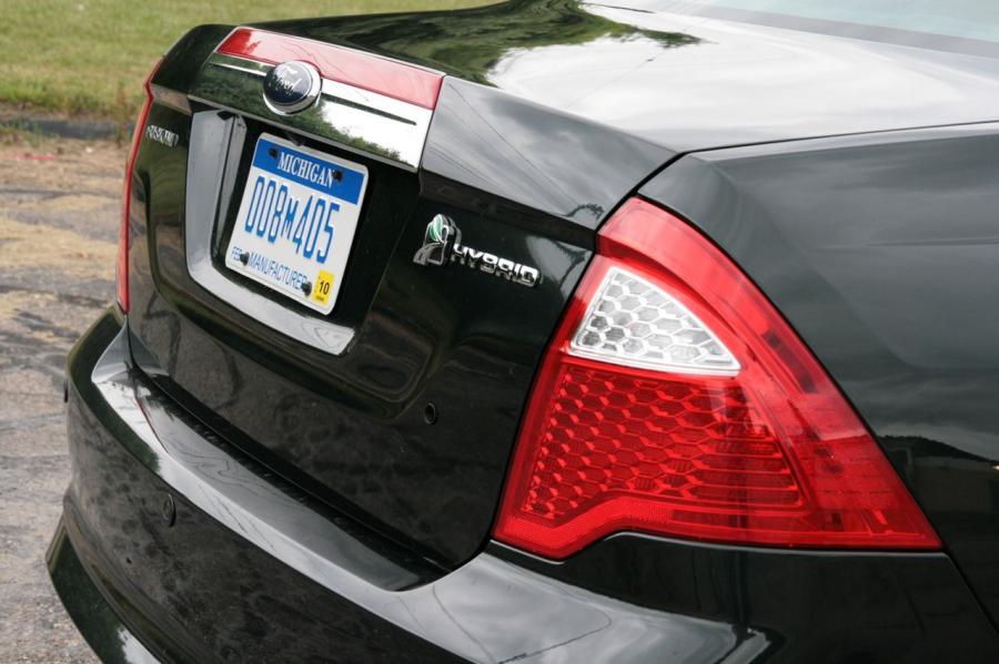  Ford Fusion Hybrid 2010 года  (US) (фото 72 из 111)